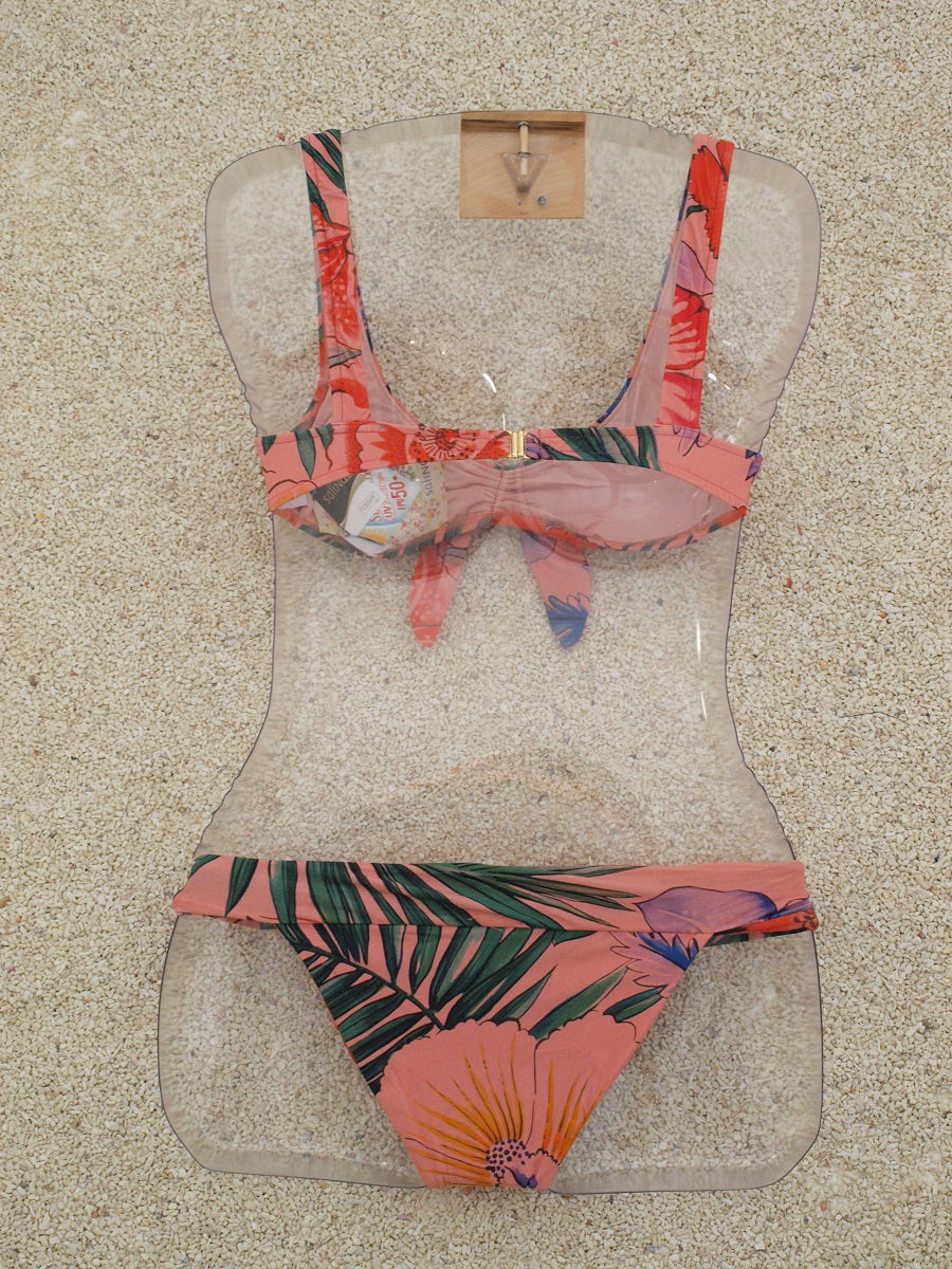 アデルショルダー