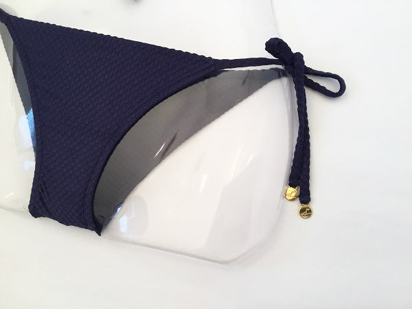 リソネイビーワッフルトライアングル